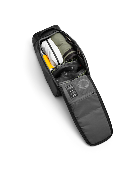 DB Hugger Backpack 20L Black Out