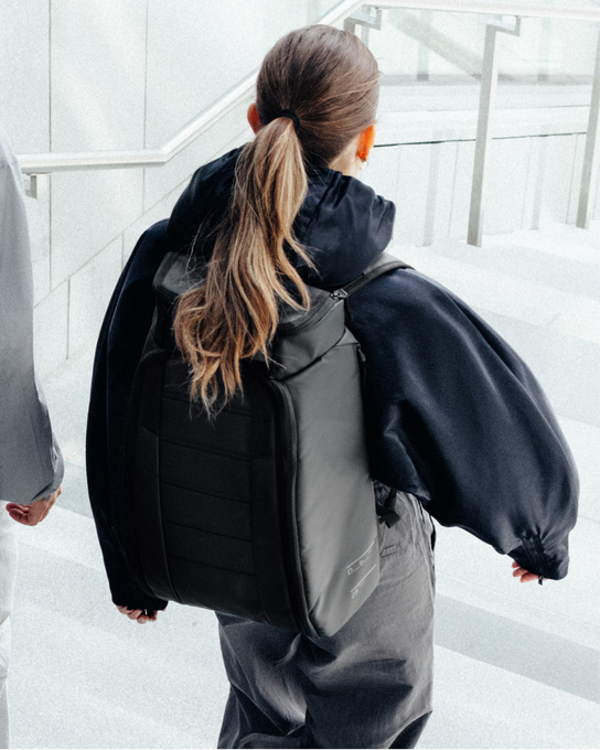 Trinkrucksack DB Hugger Backpack 25L Black Out - 2025/26