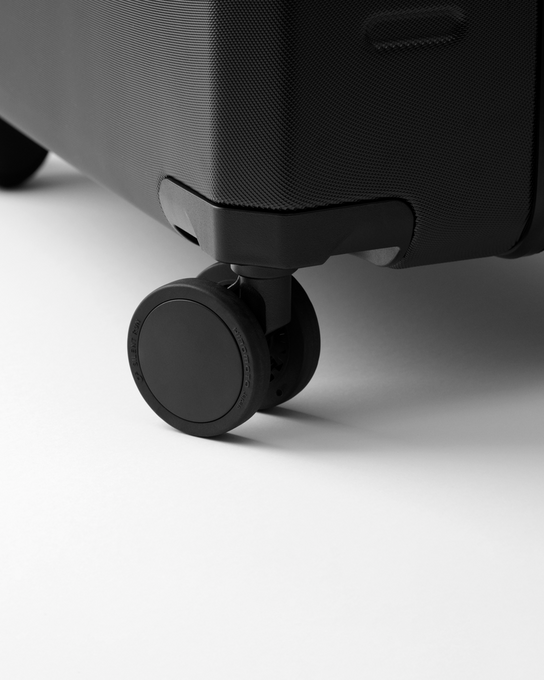 Travel suitcase Db Ramverk Check-in Luggage Medium Black Out - 2025/26