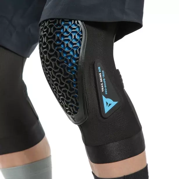 Ochraniacze na kolana Dainese Trail Skins Air Knee Guards Black - 2023